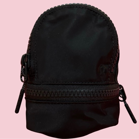 NWOT! LULU-LEMON MINY BACKPACK BLACK WITH GOLD ZIPPER & CARBINU IN GOLD W/ NAME. - Picture 6 of 12